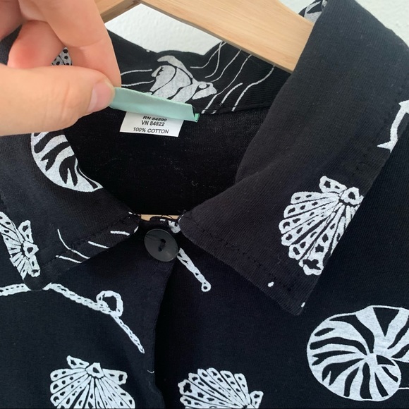 100% Cotton Seashell Button Up - Picture 6 of 8